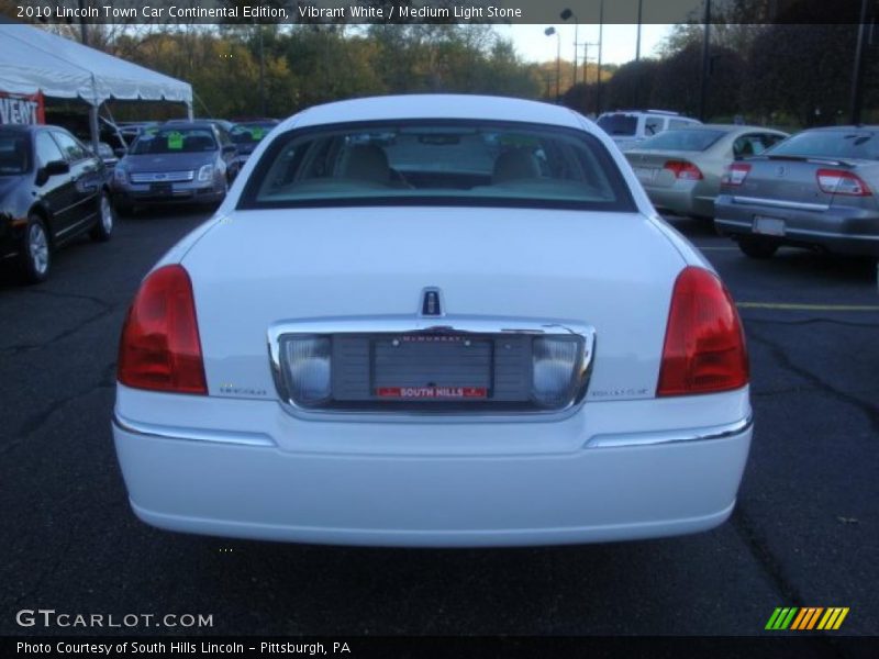 Vibrant White / Medium Light Stone 2010 Lincoln Town Car Continental Edition