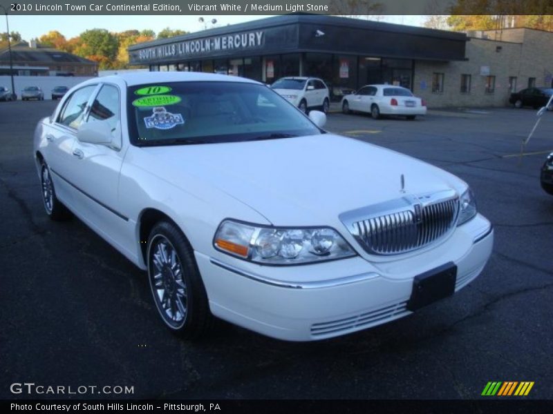 Vibrant White / Medium Light Stone 2010 Lincoln Town Car Continental Edition