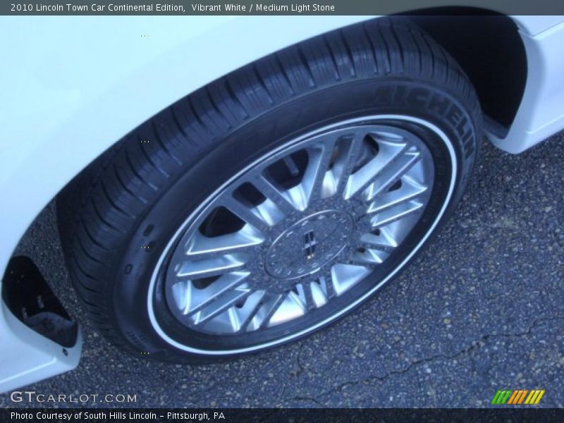 Vibrant White / Medium Light Stone 2010 Lincoln Town Car Continental Edition