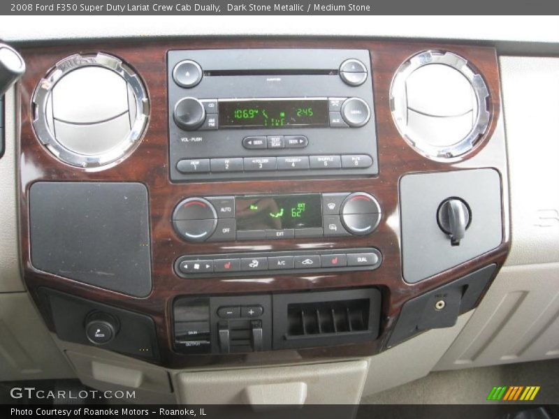 Controls of 2008 F350 Super Duty Lariat Crew Cab Dually