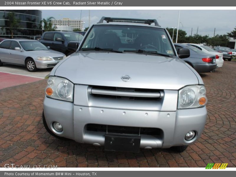 Radiant Silver Metallic / Gray 2004 Nissan Frontier XE V6 Crew Cab