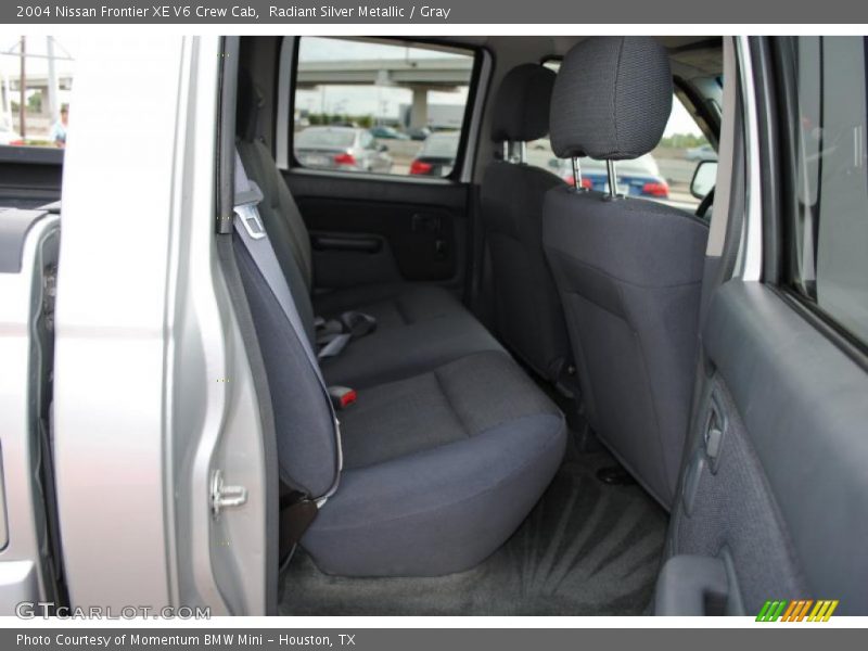 Radiant Silver Metallic / Gray 2004 Nissan Frontier XE V6 Crew Cab