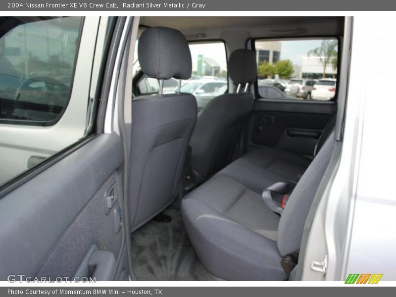Radiant Silver Metallic / Gray 2004 Nissan Frontier XE V6 Crew Cab