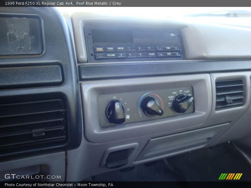 Reef Blue Metallic / Grey 1996 Ford F250 XL Regular Cab 4x4
