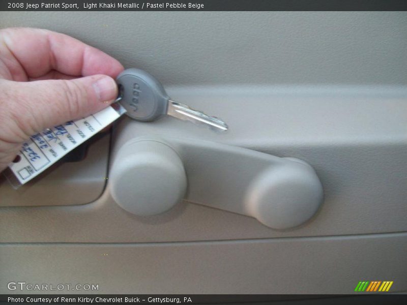 Light Khaki Metallic / Pastel Pebble Beige 2008 Jeep Patriot Sport