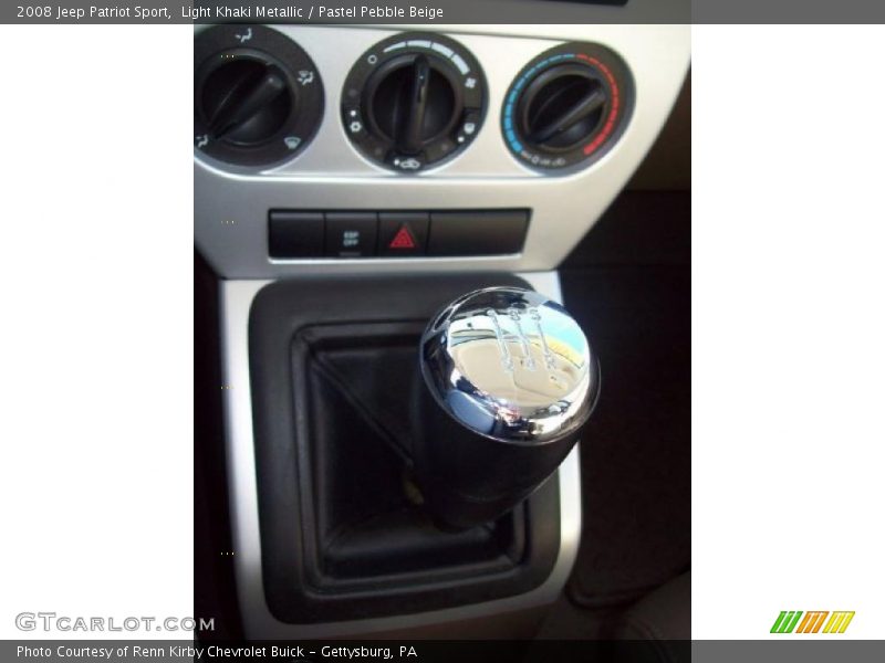 Light Khaki Metallic / Pastel Pebble Beige 2008 Jeep Patriot Sport