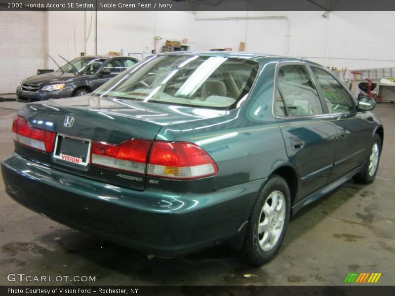 Noble Green Pearl / Ivory 2002 Honda Accord SE Sedan