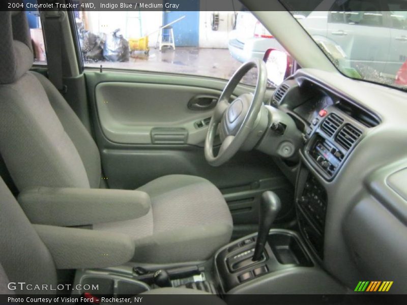  2004 Tracker 4WD Medium Gray Interior