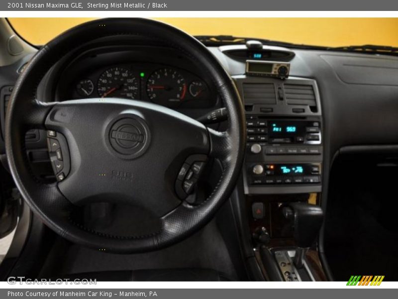 Sterling Mist Metallic / Black 2001 Nissan Maxima GLE