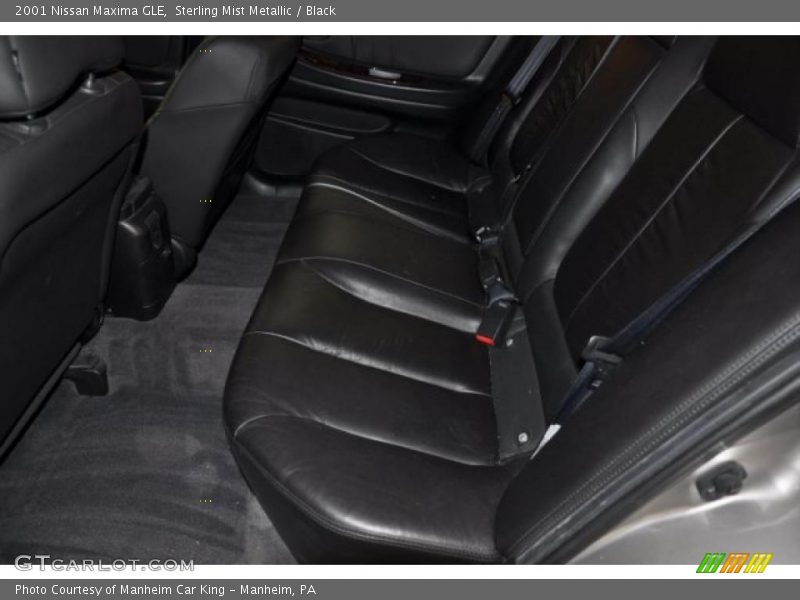 Sterling Mist Metallic / Black 2001 Nissan Maxima GLE