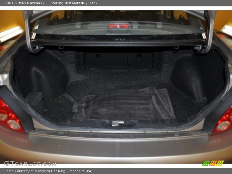Sterling Mist Metallic / Black 2001 Nissan Maxima GLE