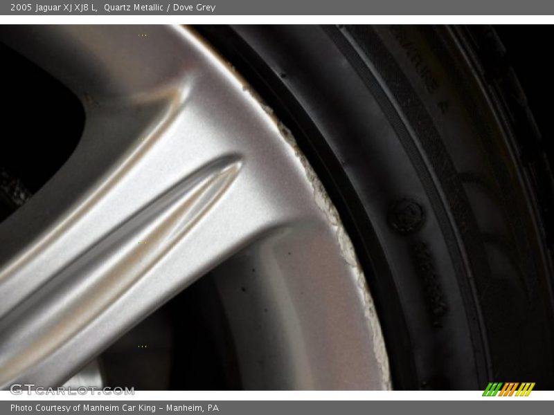 Quartz Metallic / Dove Grey 2005 Jaguar XJ XJ8 L