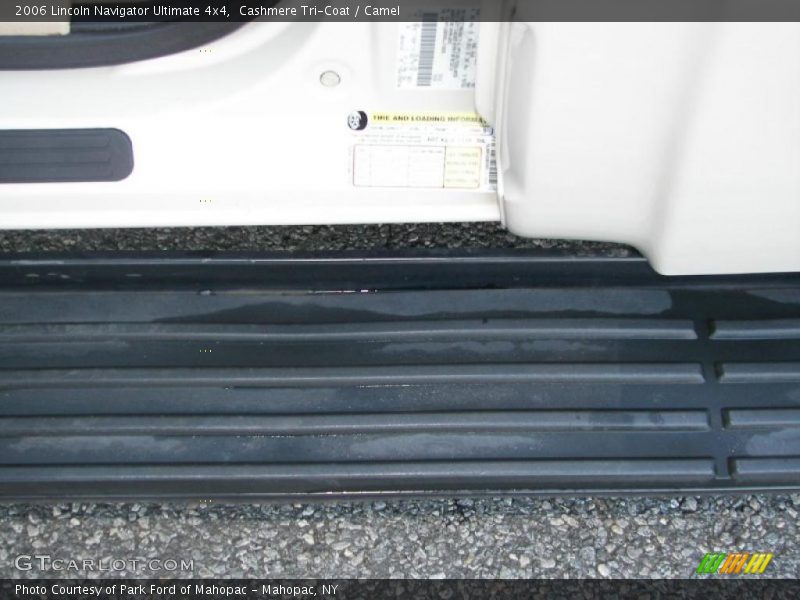 Cashmere Tri-Coat / Camel 2006 Lincoln Navigator Ultimate 4x4