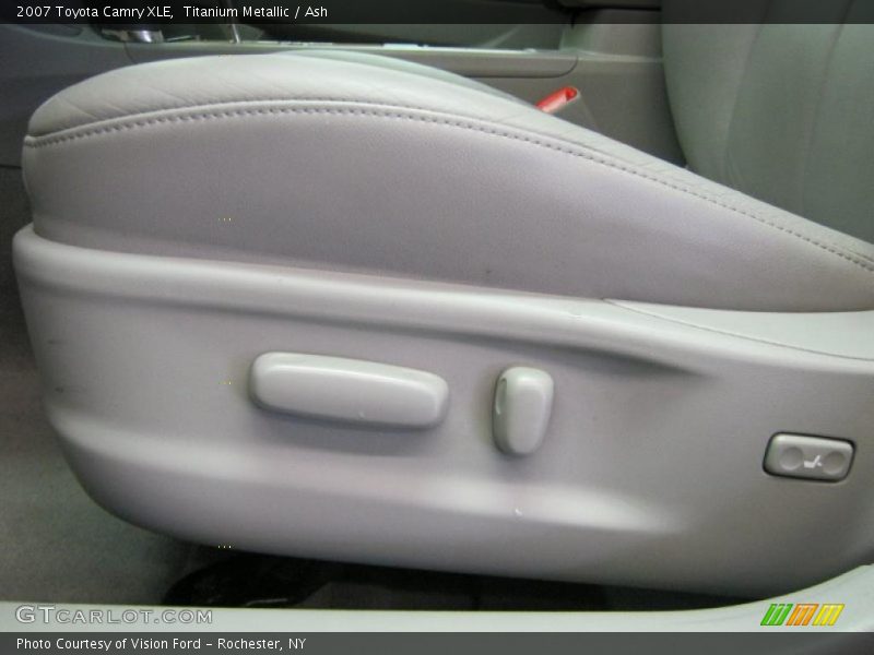 Titanium Metallic / Ash 2007 Toyota Camry XLE
