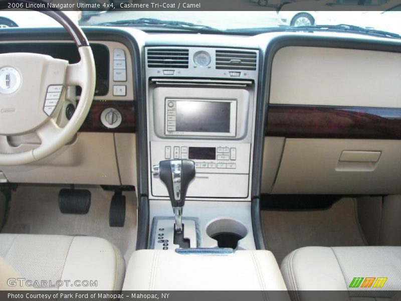 Cashmere Tri-Coat / Camel 2006 Lincoln Navigator Ultimate 4x4