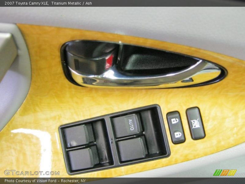 Titanium Metallic / Ash 2007 Toyota Camry XLE