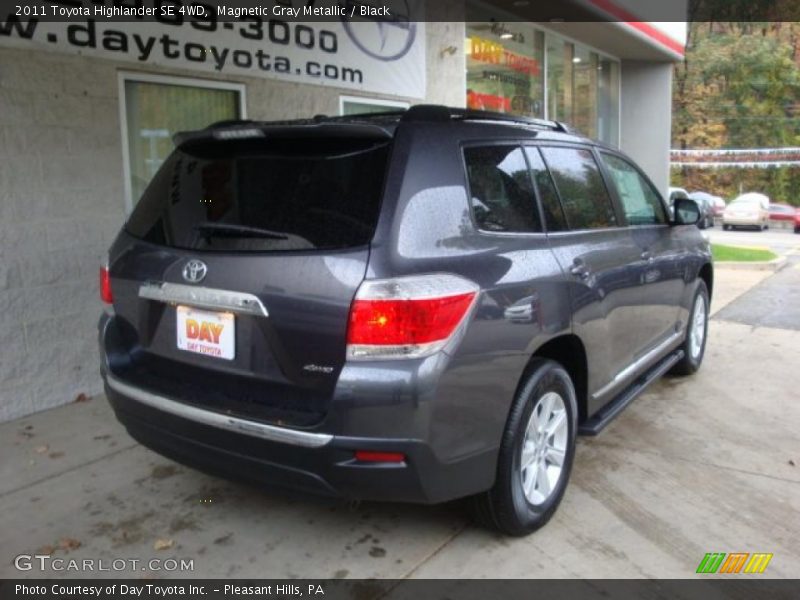 Magnetic Gray Metallic / Black 2011 Toyota Highlander SE 4WD