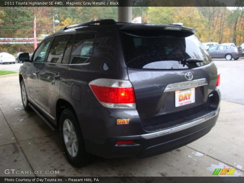 Magnetic Gray Metallic / Black 2011 Toyota Highlander SE 4WD