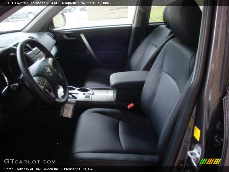Magnetic Gray Metallic / Black 2011 Toyota Highlander SE 4WD