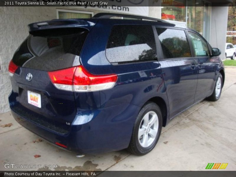 South Pacific Blue Pearl / Light Gray 2011 Toyota Sienna LE