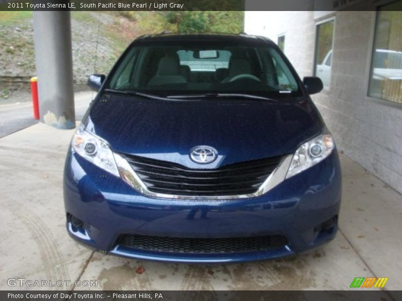 South Pacific Blue Pearl / Light Gray 2011 Toyota Sienna LE