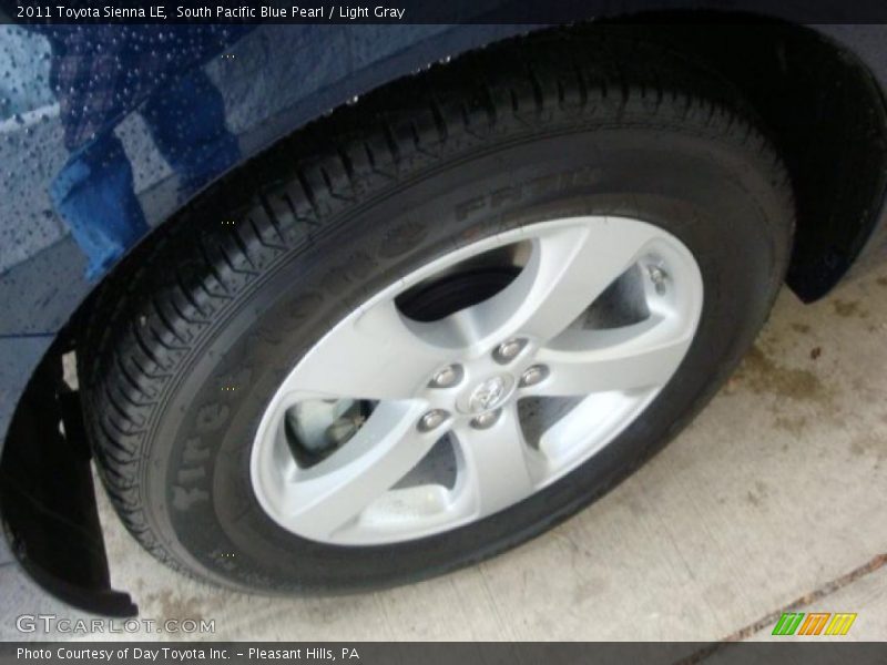 South Pacific Blue Pearl / Light Gray 2011 Toyota Sienna LE