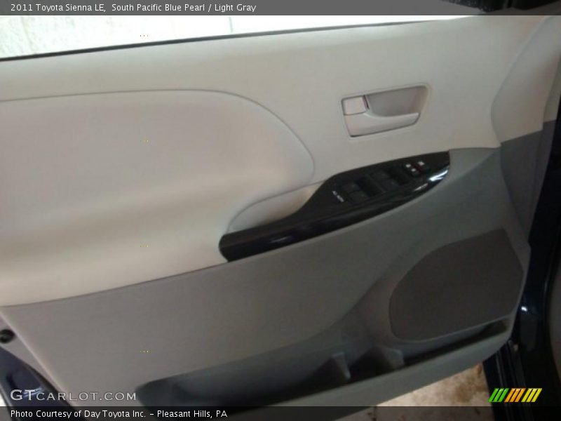 South Pacific Blue Pearl / Light Gray 2011 Toyota Sienna LE