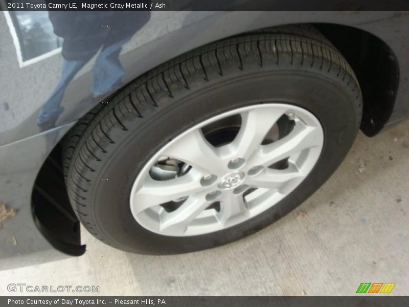Magnetic Gray Metallic / Ash 2011 Toyota Camry LE