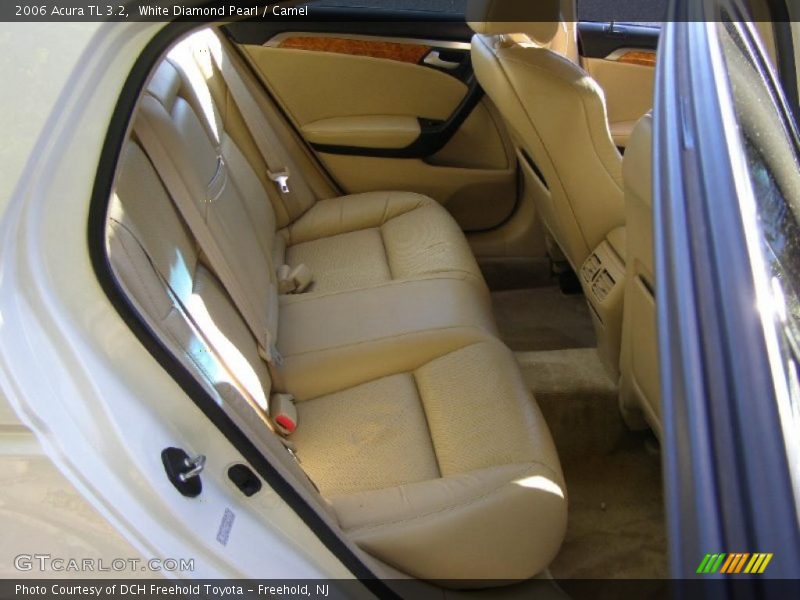 White Diamond Pearl / Camel 2006 Acura TL 3.2
