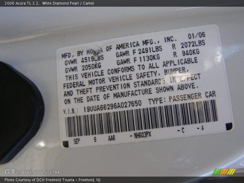 White Diamond Pearl / Camel 2006 Acura TL 3.2