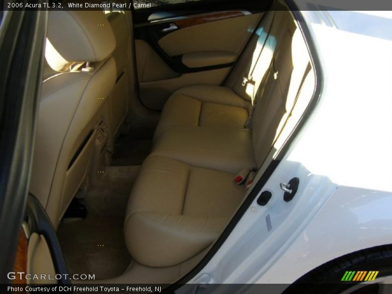 White Diamond Pearl / Camel 2006 Acura TL 3.2