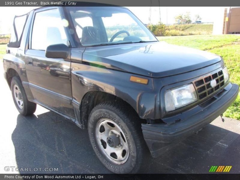 Front 3/4 View of 1991 Tracker 