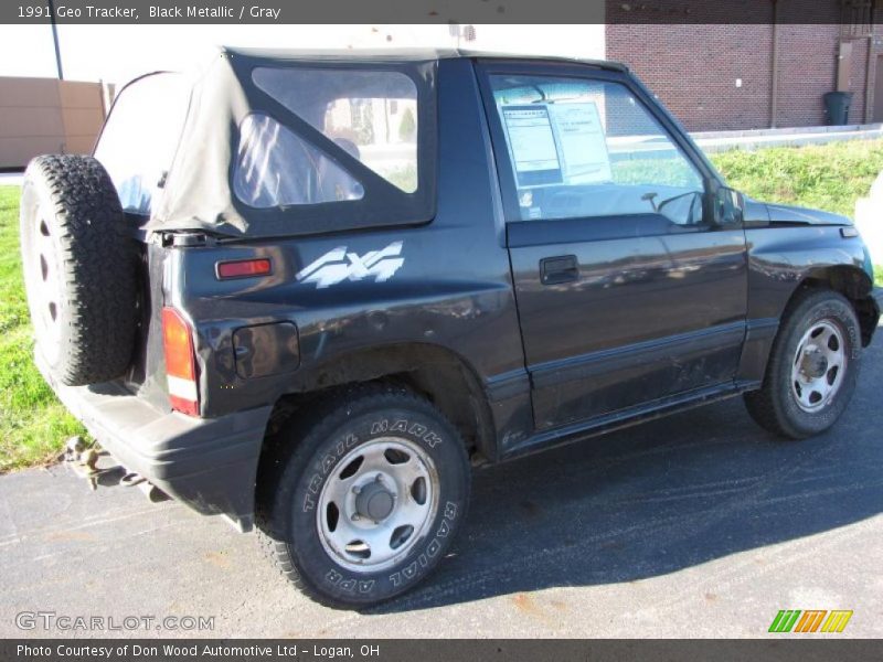 Black Metallic / Gray 1991 Geo Tracker