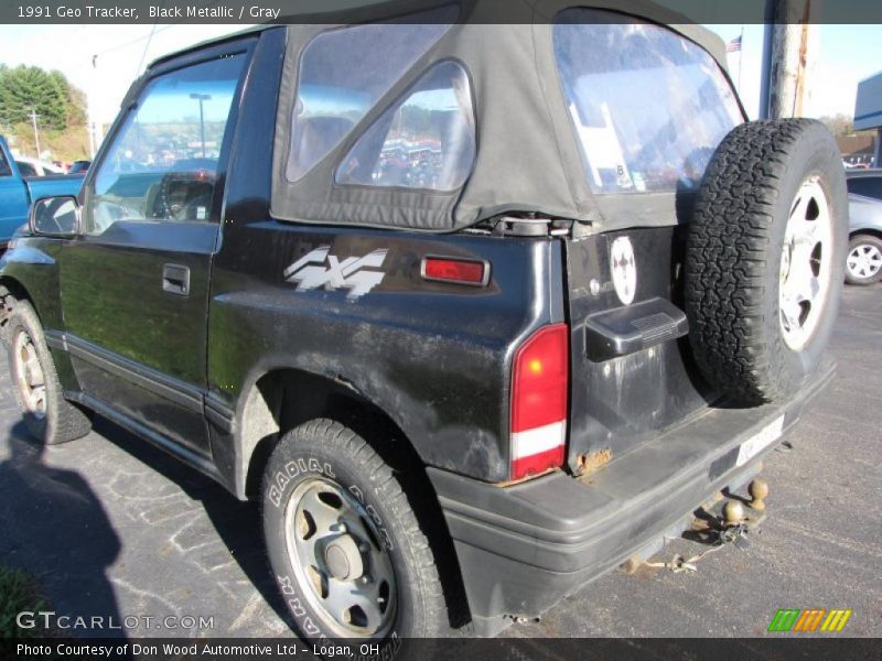 Black Metallic / Gray 1991 Geo Tracker