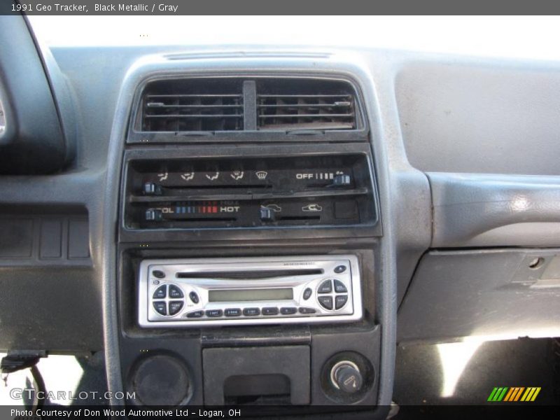 Black Metallic / Gray 1991 Geo Tracker