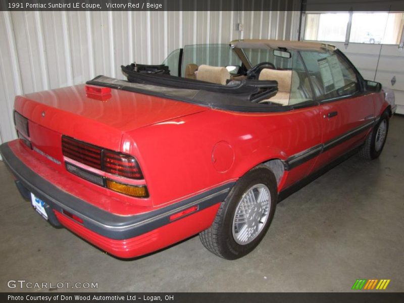 Victory Red / Beige 1991 Pontiac Sunbird LE Coupe