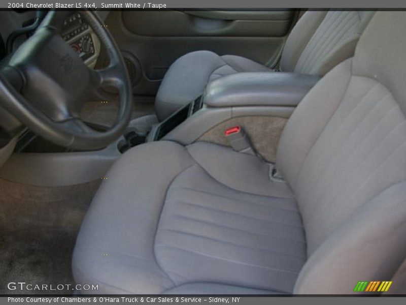 Summit White / Taupe 2004 Chevrolet Blazer LS 4x4