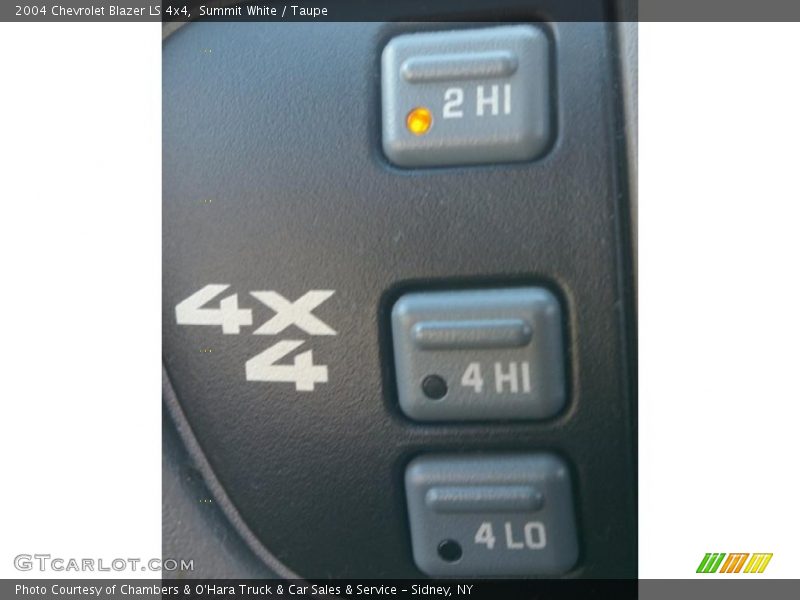 Summit White / Taupe 2004 Chevrolet Blazer LS 4x4