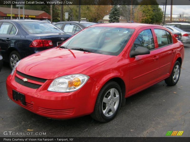 Victory Red / Gray 2005 Chevrolet Cobalt Sedan