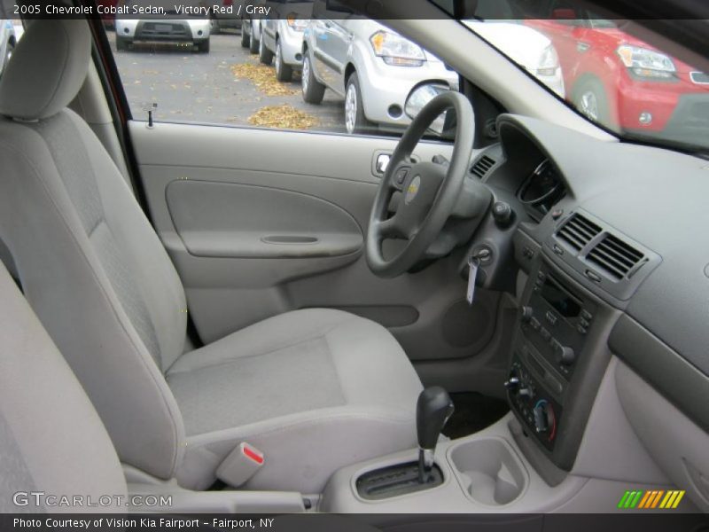 Victory Red / Gray 2005 Chevrolet Cobalt Sedan