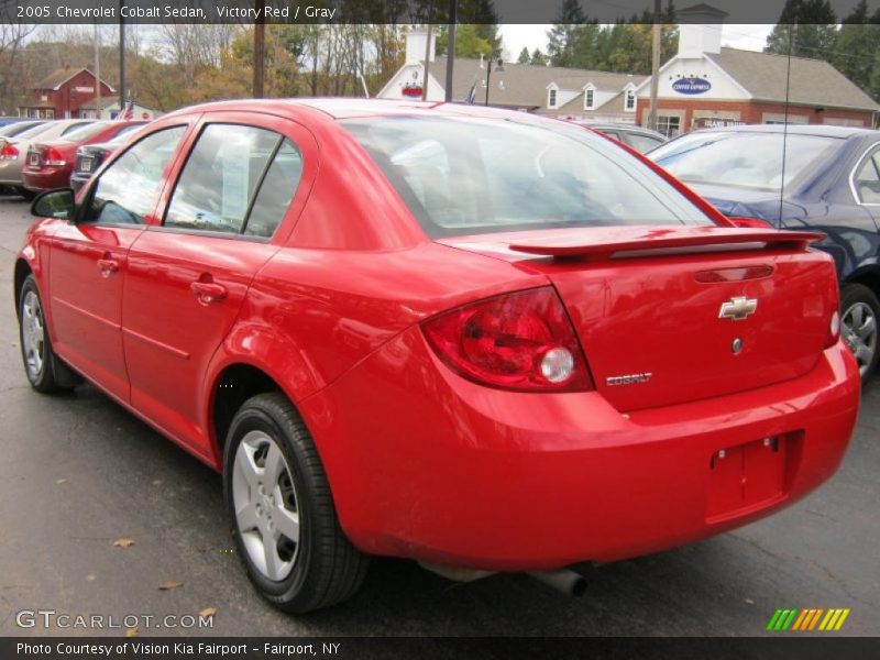 Victory Red / Gray 2005 Chevrolet Cobalt Sedan