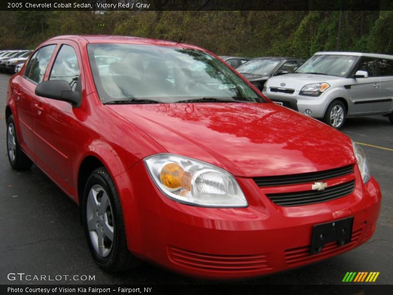 Victory Red / Gray 2005 Chevrolet Cobalt Sedan