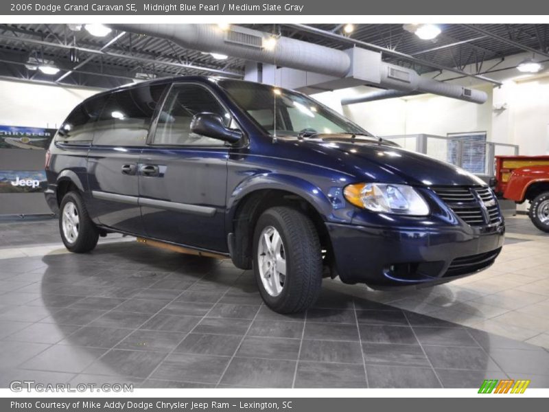 Midnight Blue Pearl / Medium Slate Gray 2006 Dodge Grand Caravan SE