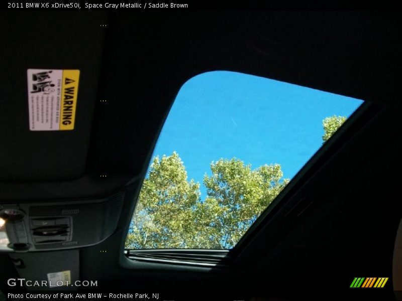 Sunroof of 2011 X6 xDrive50i