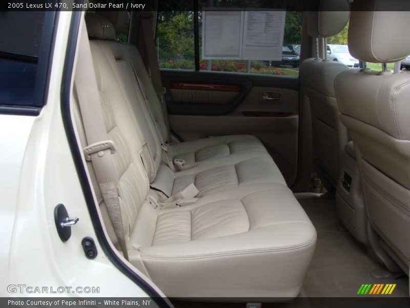  2005 LX 470 Ivory Interior