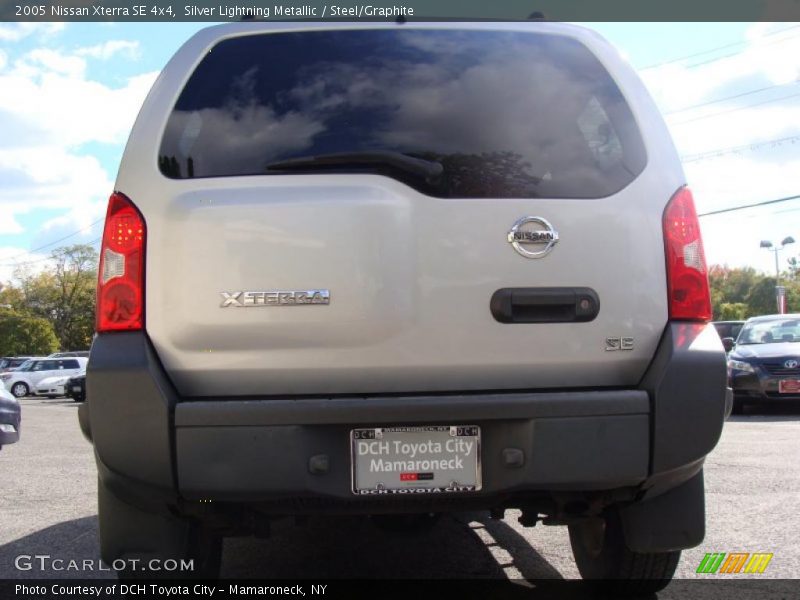 Silver Lightning Metallic / Steel/Graphite 2005 Nissan Xterra SE 4x4