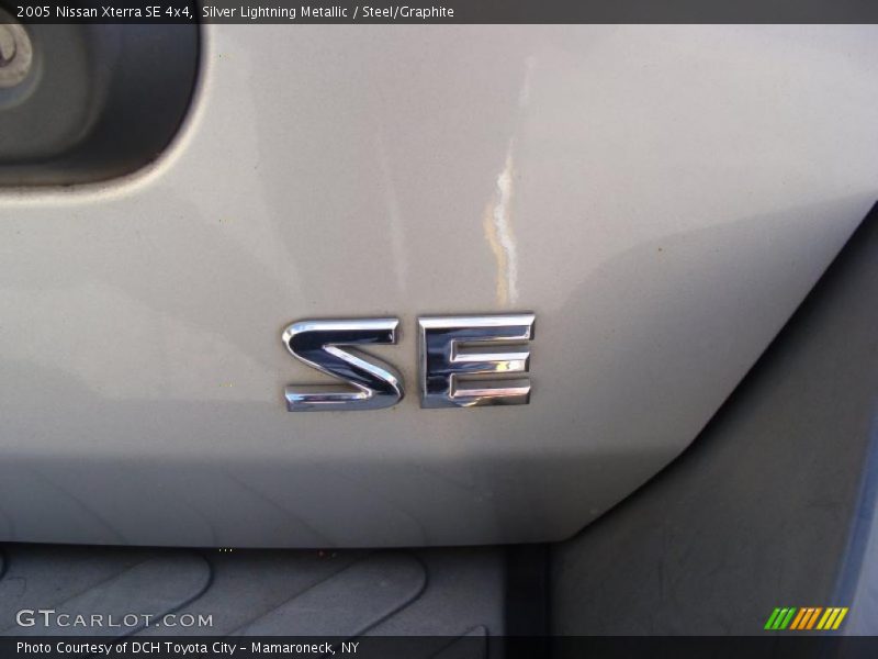 Silver Lightning Metallic / Steel/Graphite 2005 Nissan Xterra SE 4x4