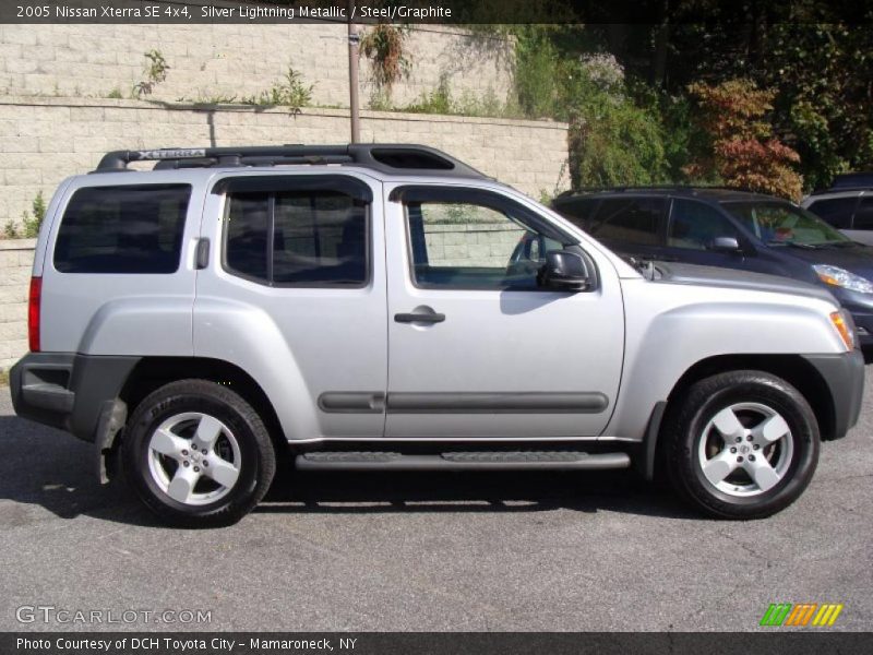 Silver Lightning Metallic / Steel/Graphite 2005 Nissan Xterra SE 4x4