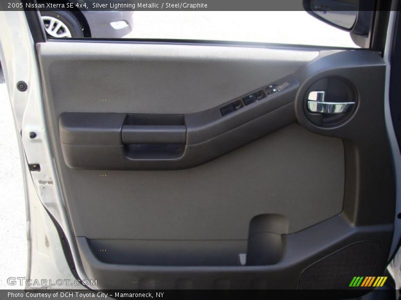 Silver Lightning Metallic / Steel/Graphite 2005 Nissan Xterra SE 4x4