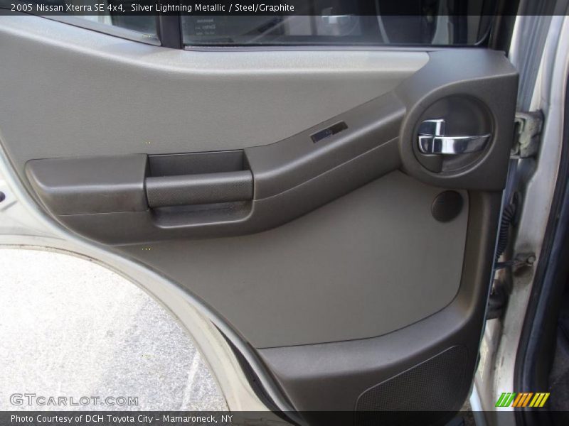 Silver Lightning Metallic / Steel/Graphite 2005 Nissan Xterra SE 4x4